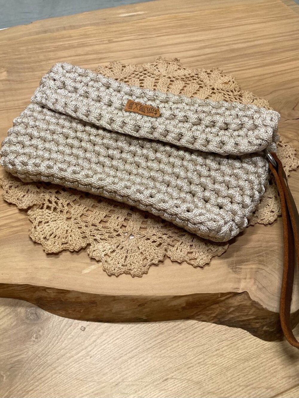 Little Birdie Design Studio Crochet Foldover Wristlet Clutch Beige - Picture 2 of 7